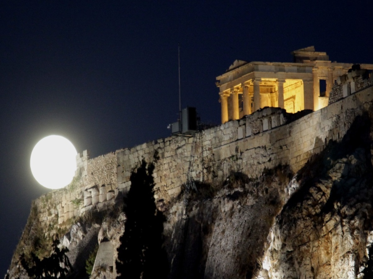 Πανσέληνος Αυγούστου 2015: Μια βόλτα με ολόγιομο φεγγάρι (ΦΩΤΟ)