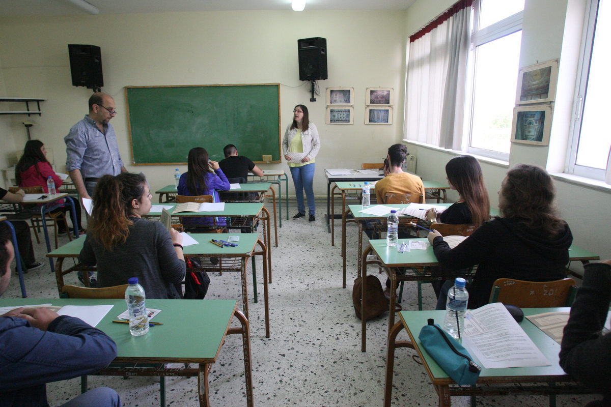 Ευχές ΣΥΡΙΖΑ για τις πανελλαδικές με βόμβα για κατάργηση των εξετάσεων