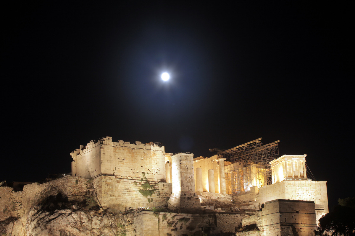 Πανσέληνος 2015: Εκδηλώσεις σε όλη την Ελλάδα με θέα το φεγγάρι