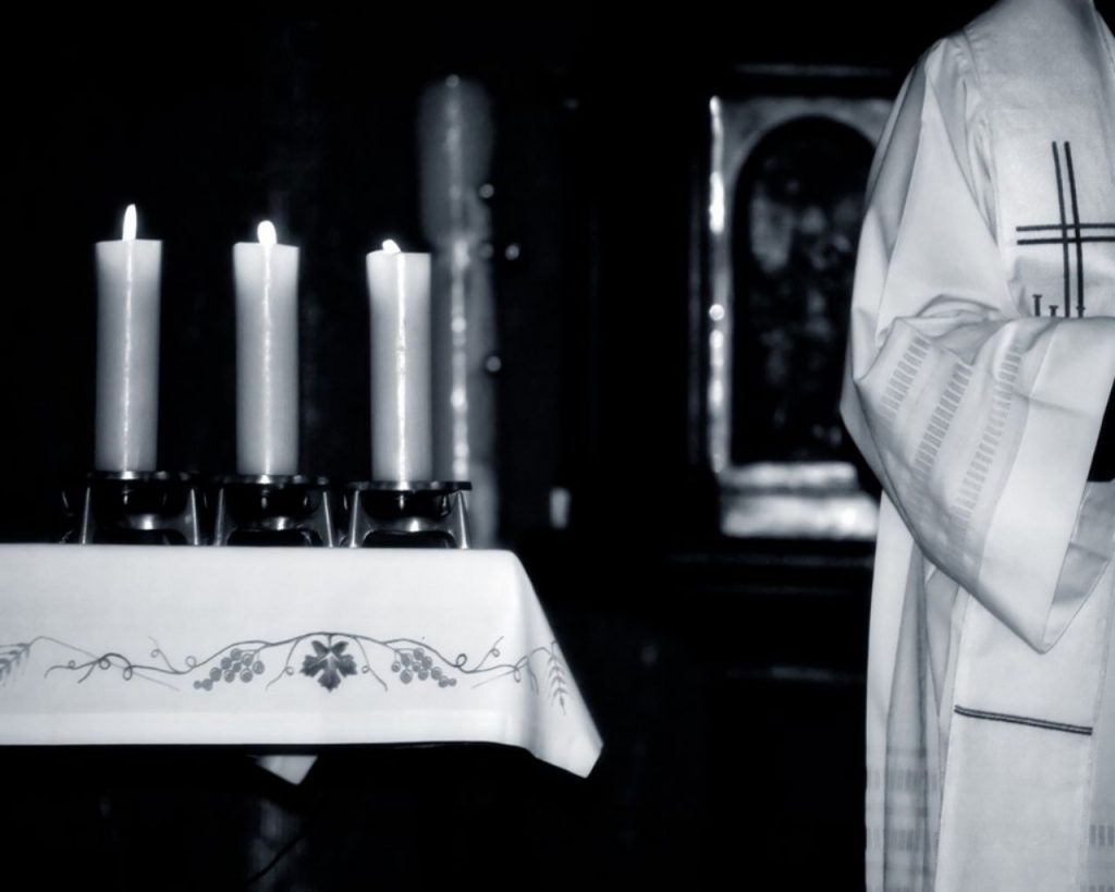 Πόσο κοστίζει η συγκάλυψη βιασμού ανηλίκου από ιερείς;