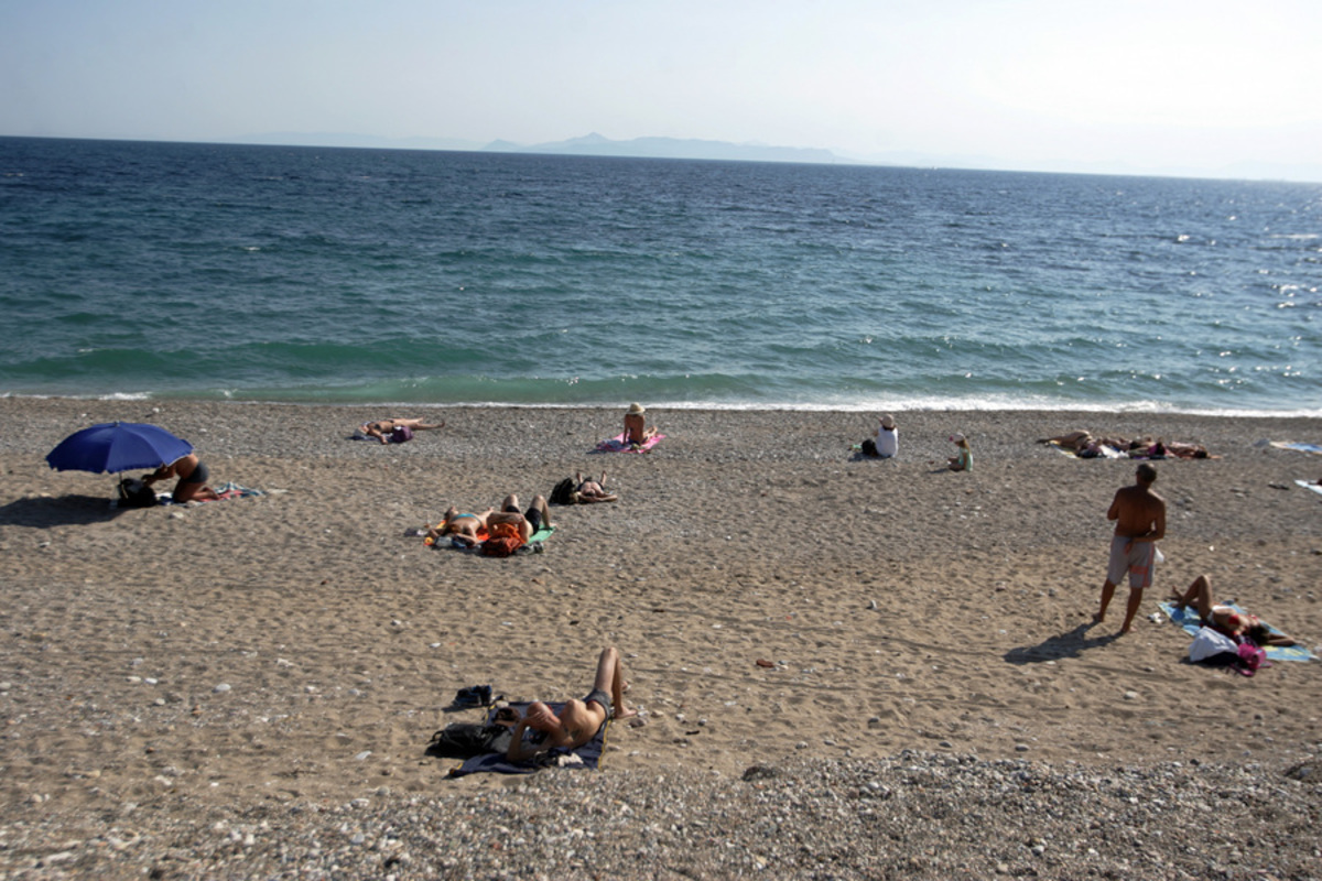 Καιρός: Πρόσκαιρες βροχές και ζέστη