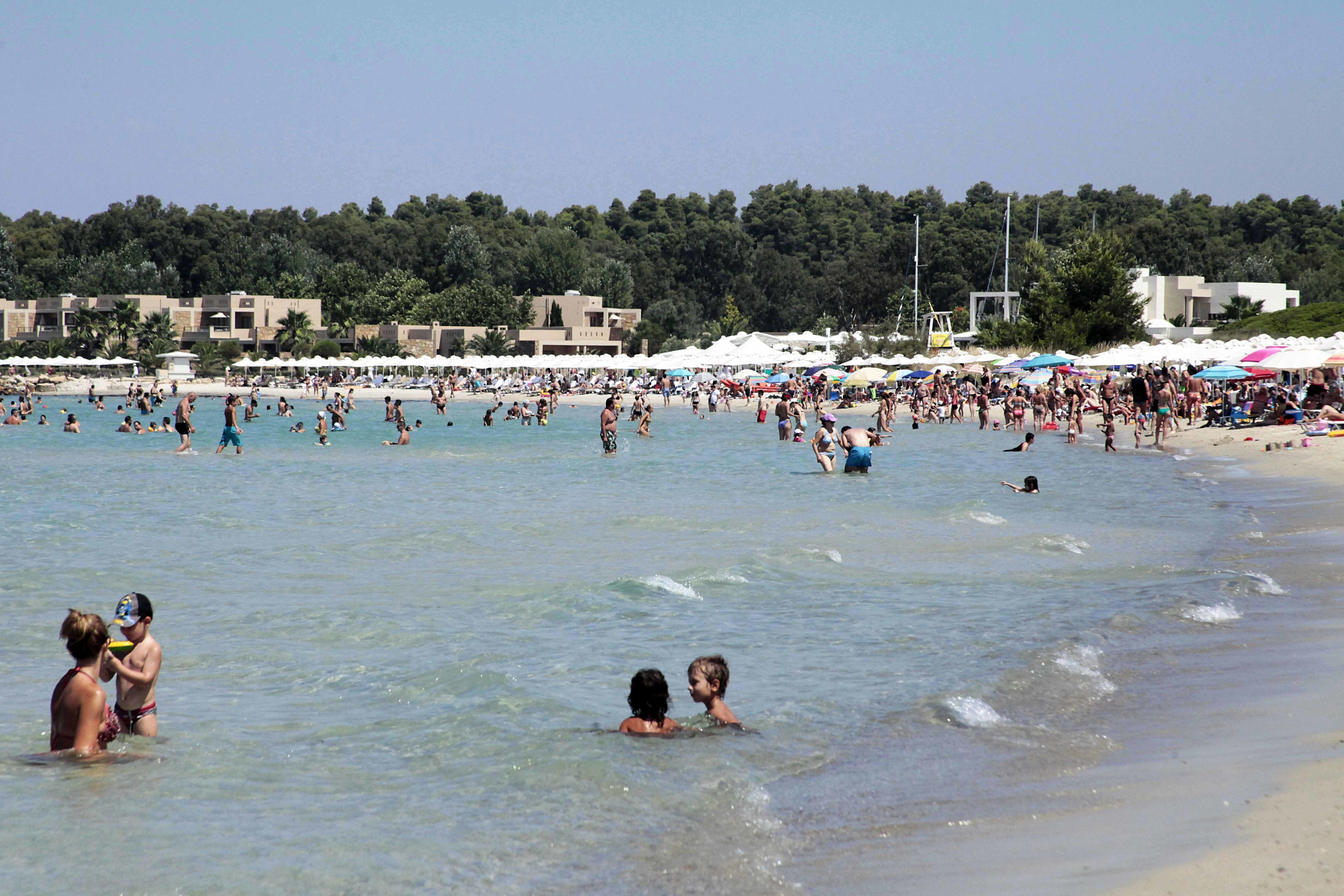 Στα ύψη η θερμοκρασία και σήμερα! – Πού θα βρέξει