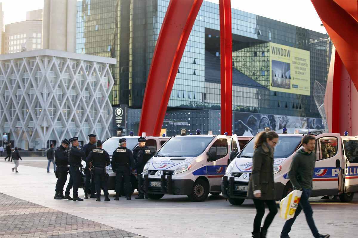 Παρίσι: Απαγορεύτηκαν προγραμματισμένες διαδηλώσεις