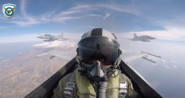 Mιράζ με F-16 – Οι απίστευτες αερομαχίες της Πολεμικής Αεροπορίας στον Παρμενίωνα [vid]