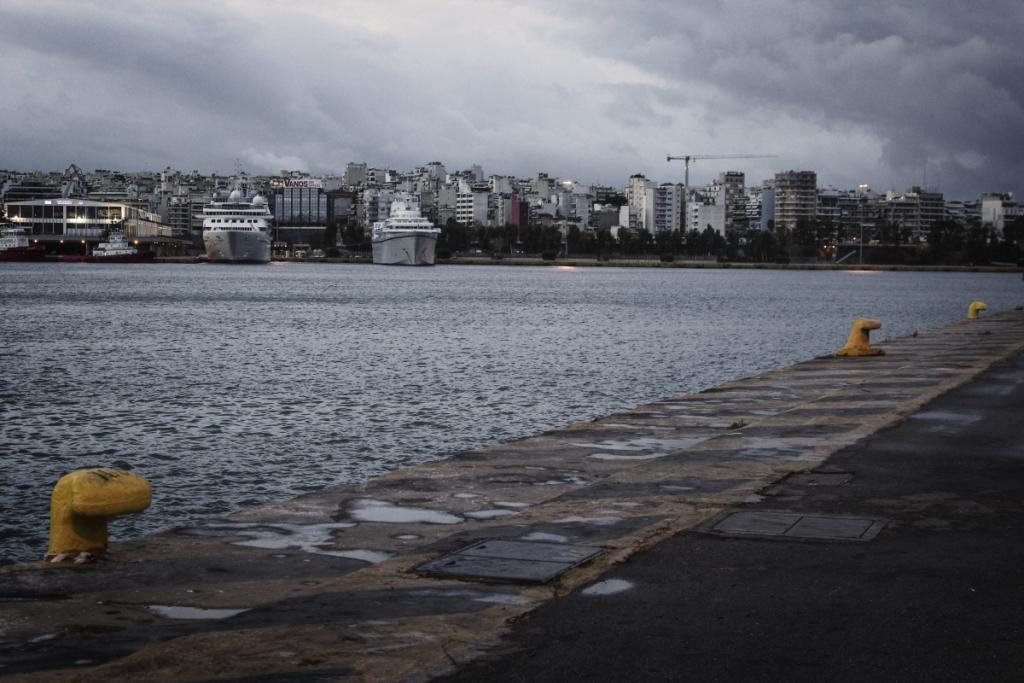 Υγειονομικοί έλεγχοι στον Πειραιά λόγω Πάσχα