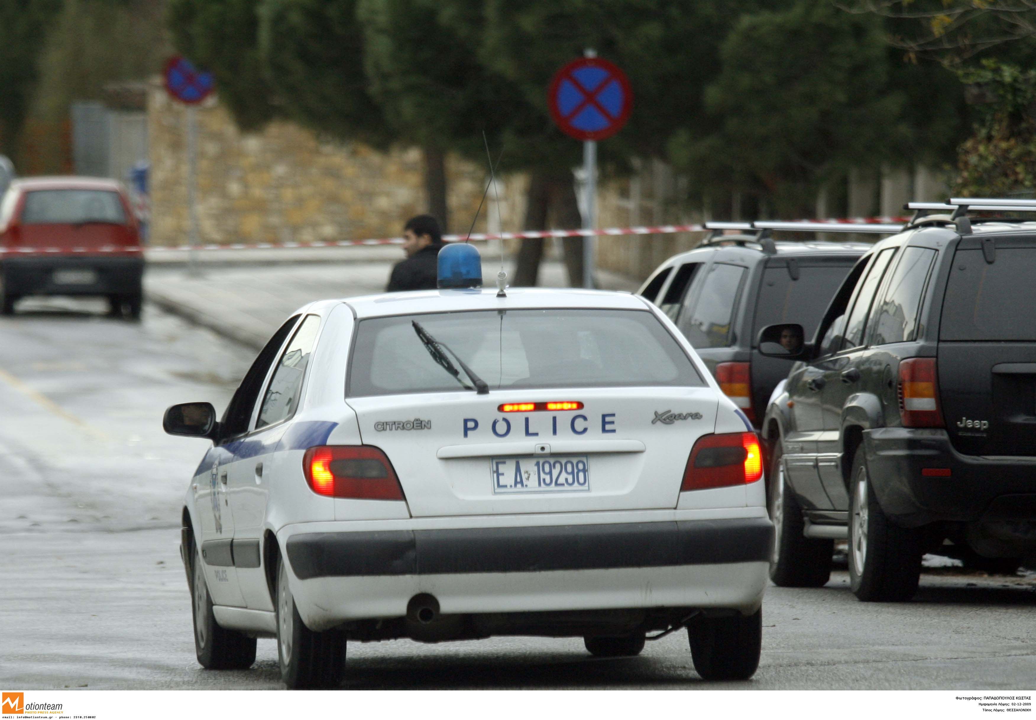 Έσυραν ελληνίδα δημοσιογράφο με τη βία μέσα σε σπίτι και προσπάθησαν να την πνίξουν