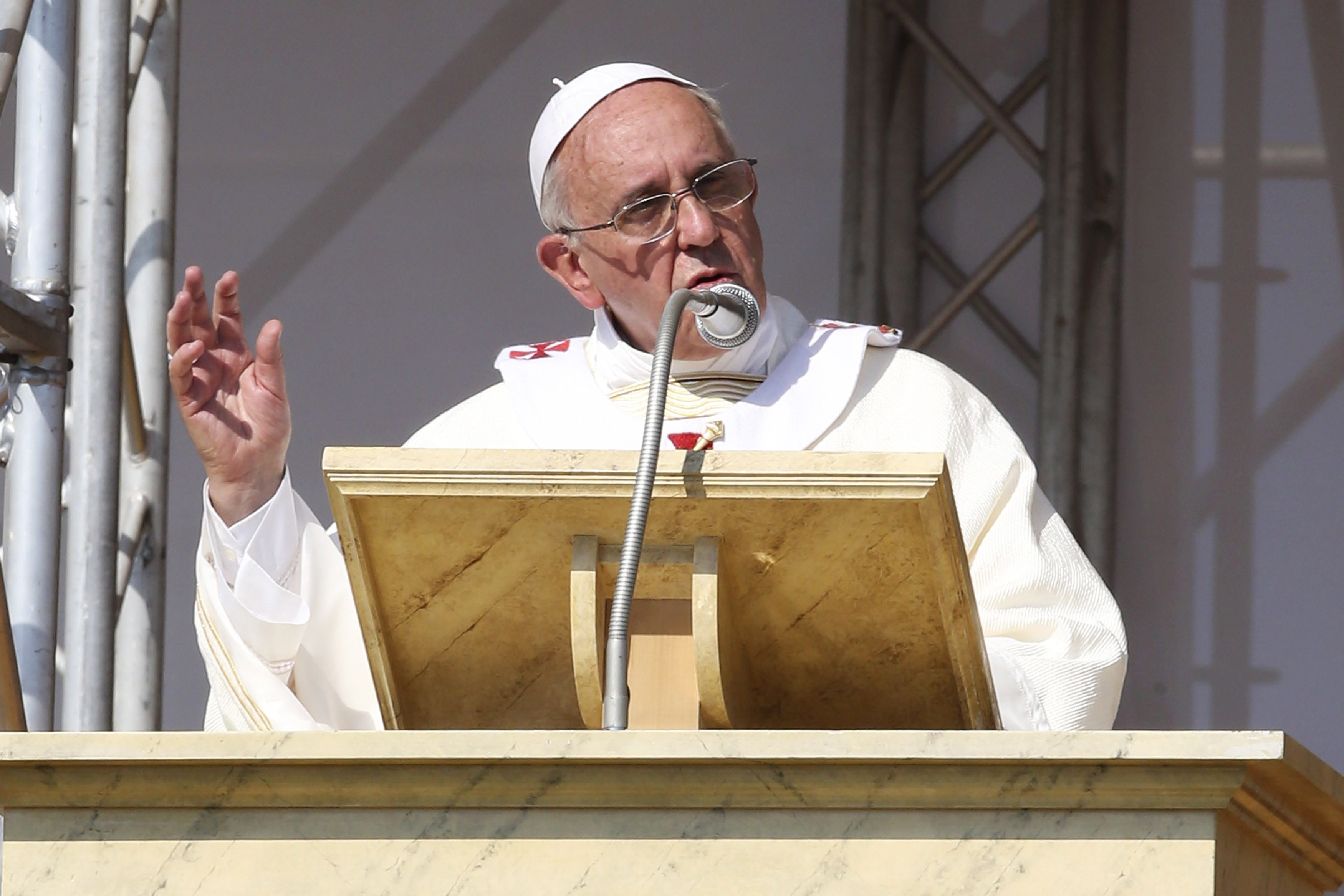Νέο tweet του πάπα Φραγκίσκου: Θα ήθελα να δω όλους με μια αξιοπρεπή δουλειά
