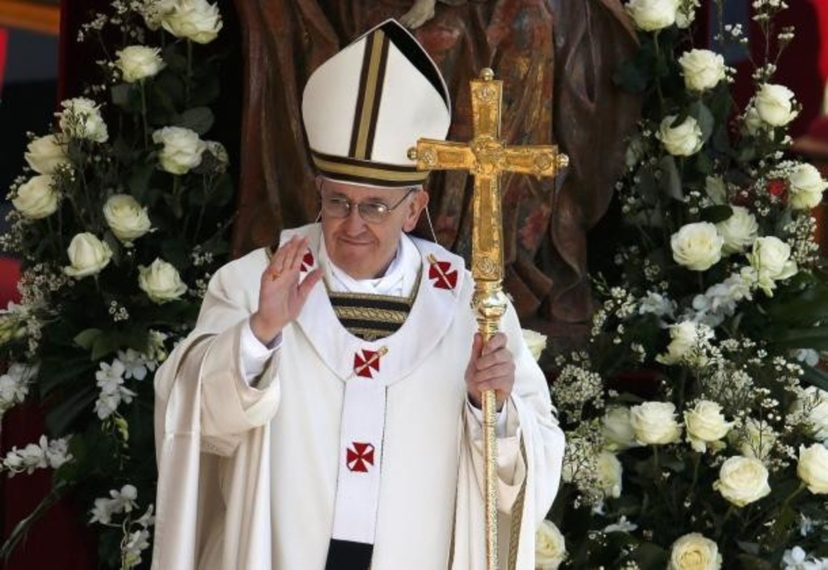 Ο Πάπας τους «έκοψε» τα μπονους στην Αγία Έδρα