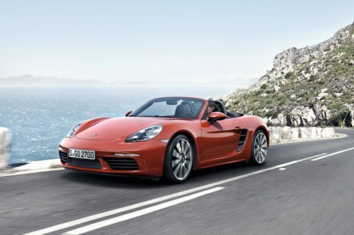 Αποκαλυπτήρια για τη νέα Porsche 718 Boxster