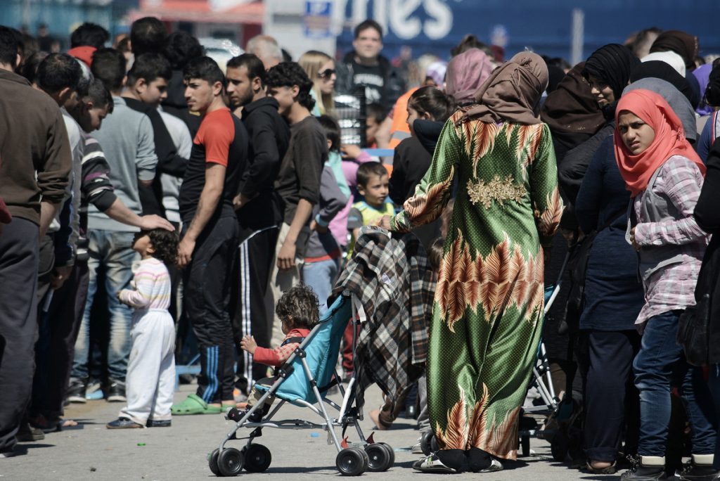 Σχεδόν έτοιμο το νομοσχέδιο για το προσφυγικό – Μέχρι αυριο στη Βουλή