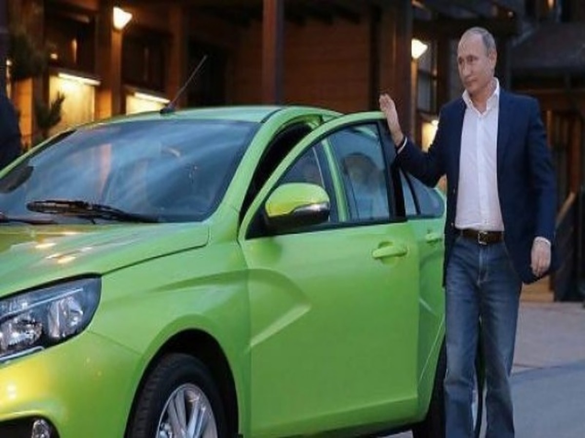 Ο Πούτιν «γκαζώνει» το νέο μοντέλο της Lada! (VIDEO)