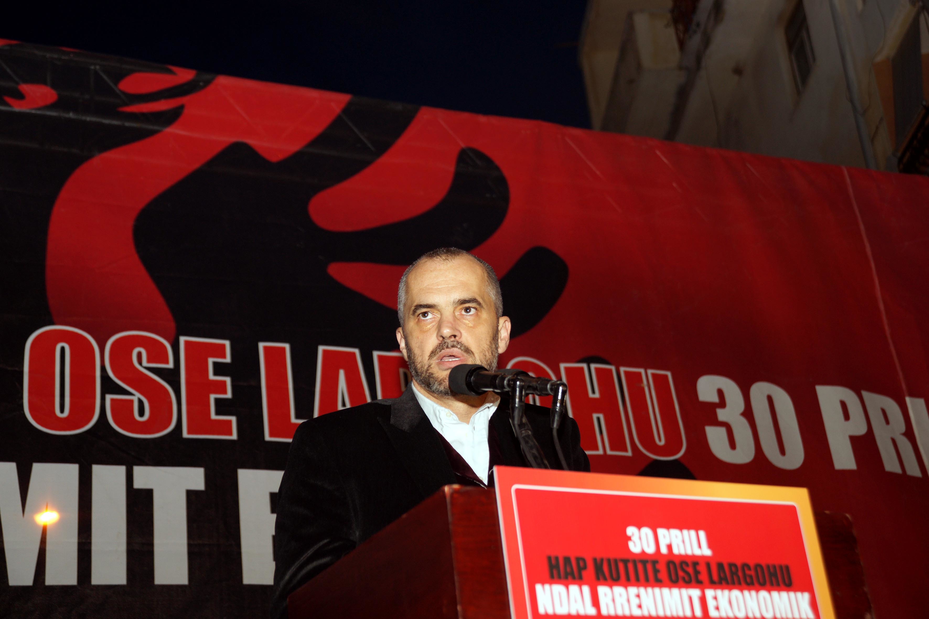 Ο νικητής των αλβανικών εκλογών σε Μπερίσα: Παραδέξου την ήττα σου