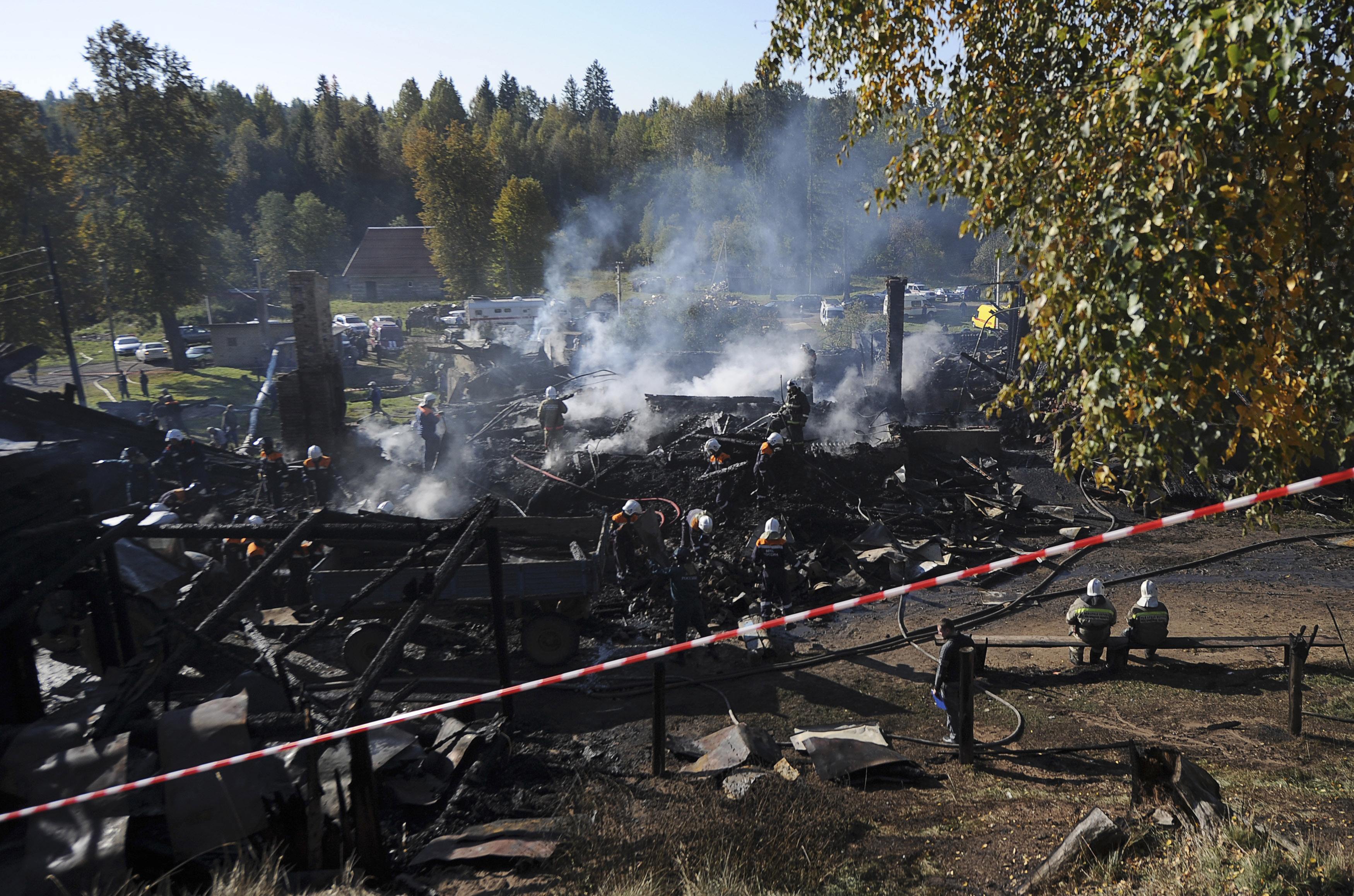 Под новгородом. Пожар в психоневрологическом интернате «Оксочи». Пожар в психоневрологическом интернате Новгородская область. Оксочи пожар. Пожар в интернате 