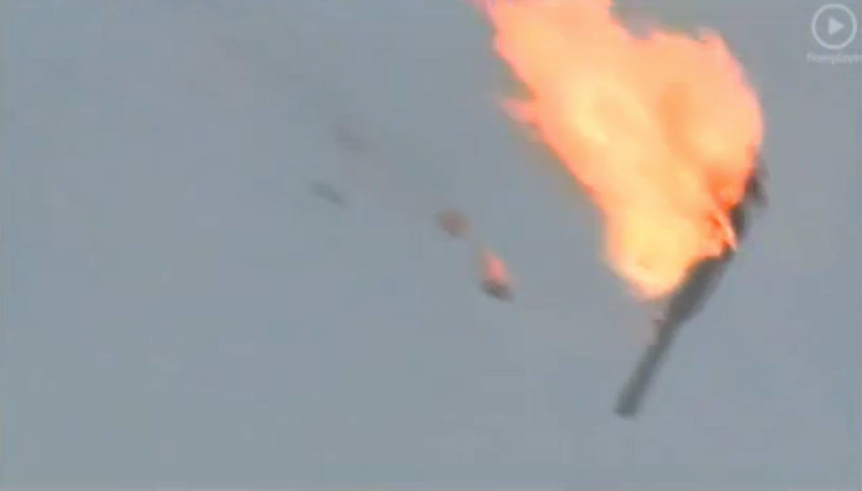 Η στιγμή που ρωσικός πύραυλος εκρήγνυται στον αέρα! (ΦΩΤΟ, VIDEO)