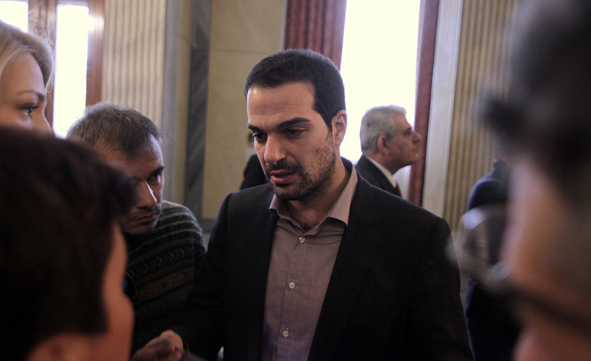 Σακελλαρίδης: “Θα πάμε σε δημοψήφισμα σε περίπτωση αδιεξόδου”