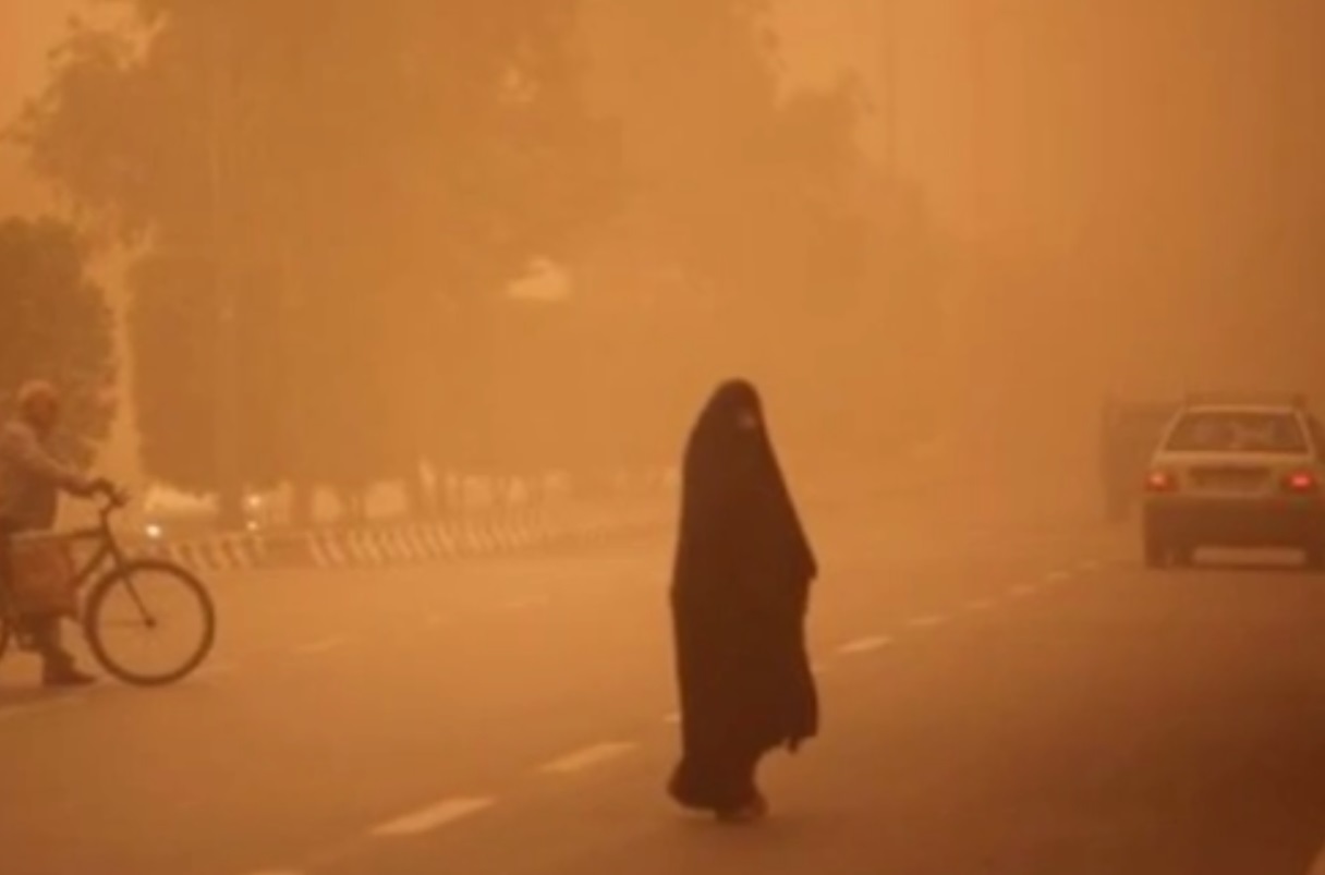 Ιράν: Τουλάχιστον 3 νεκροί από φονική αμμοθύελλα
