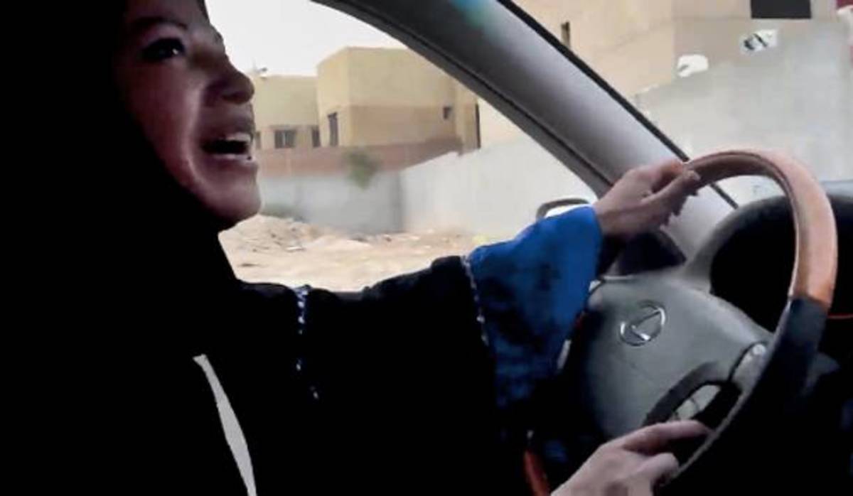 Σαουδική Αραβία: Συνελήφθησαν 14 γυναίκες επειδή οδηγούσαν