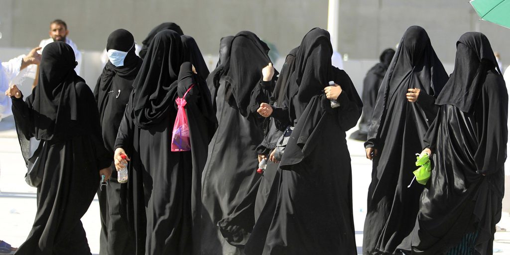 Γυναίκα οδηγεί στη Σαουδική Αραβία: 150 μαστιγώσεις και 8 χρόνια φυλακή