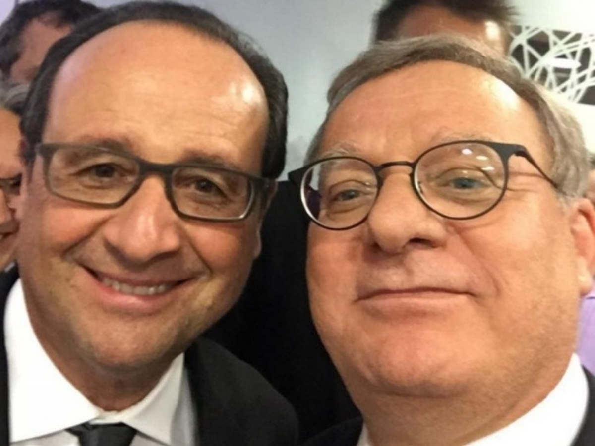 H selfie του Ολάντ στην Αθήνα!