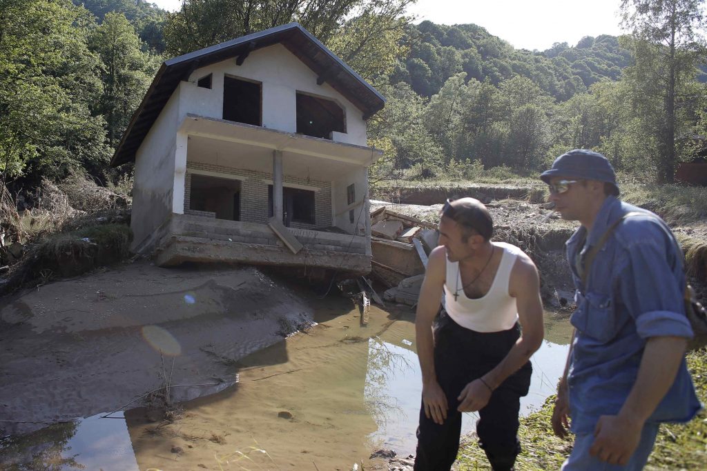 Η Κομισιόν δίνει 65 εκατ. ευρώ στους πληγέντες από τις πλημμύρες σε Σερβία, Βοσνία