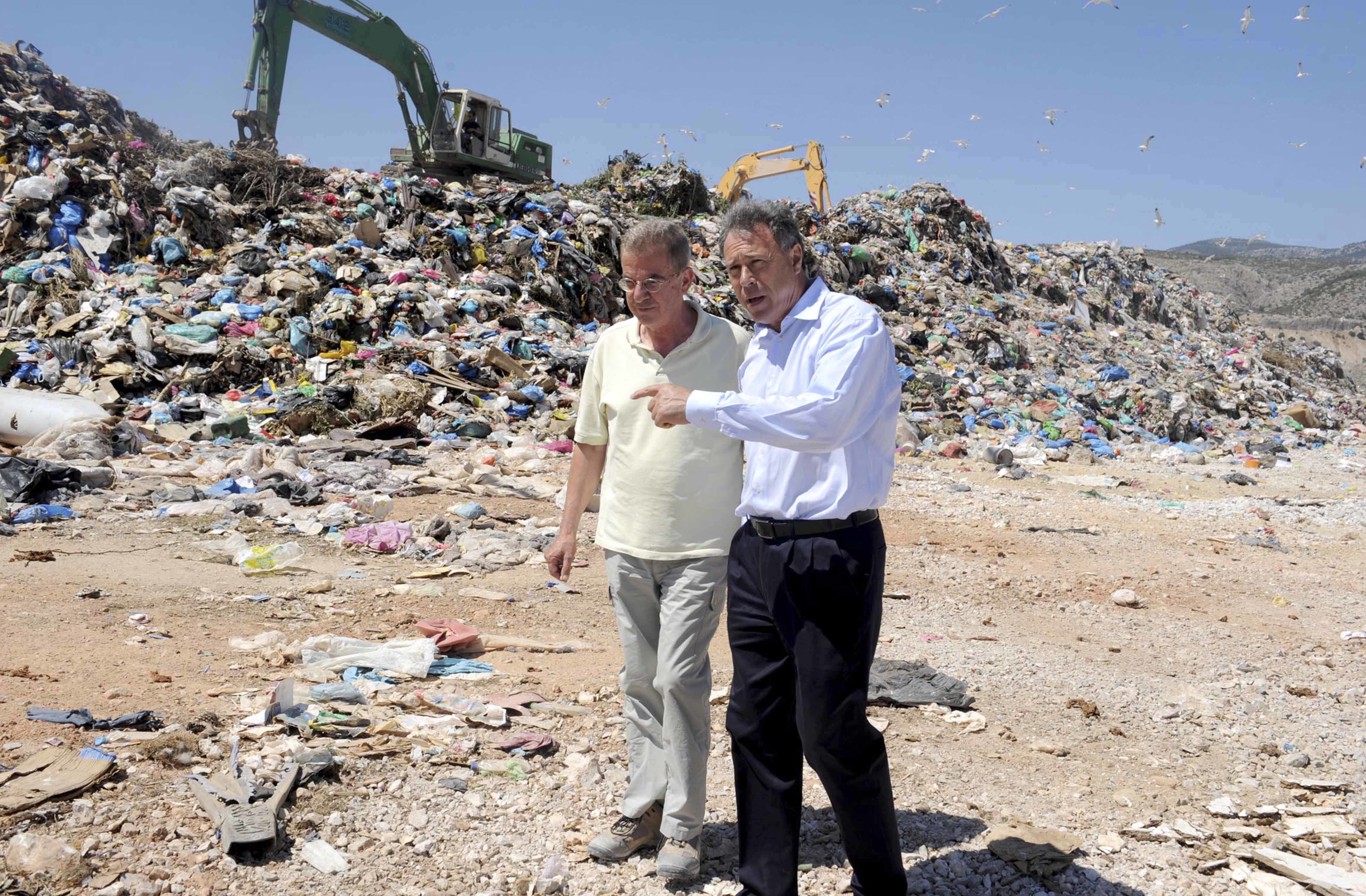 Πρόταση να κλείσει επ’ αόριστον η χωματερή στην Αθήνα