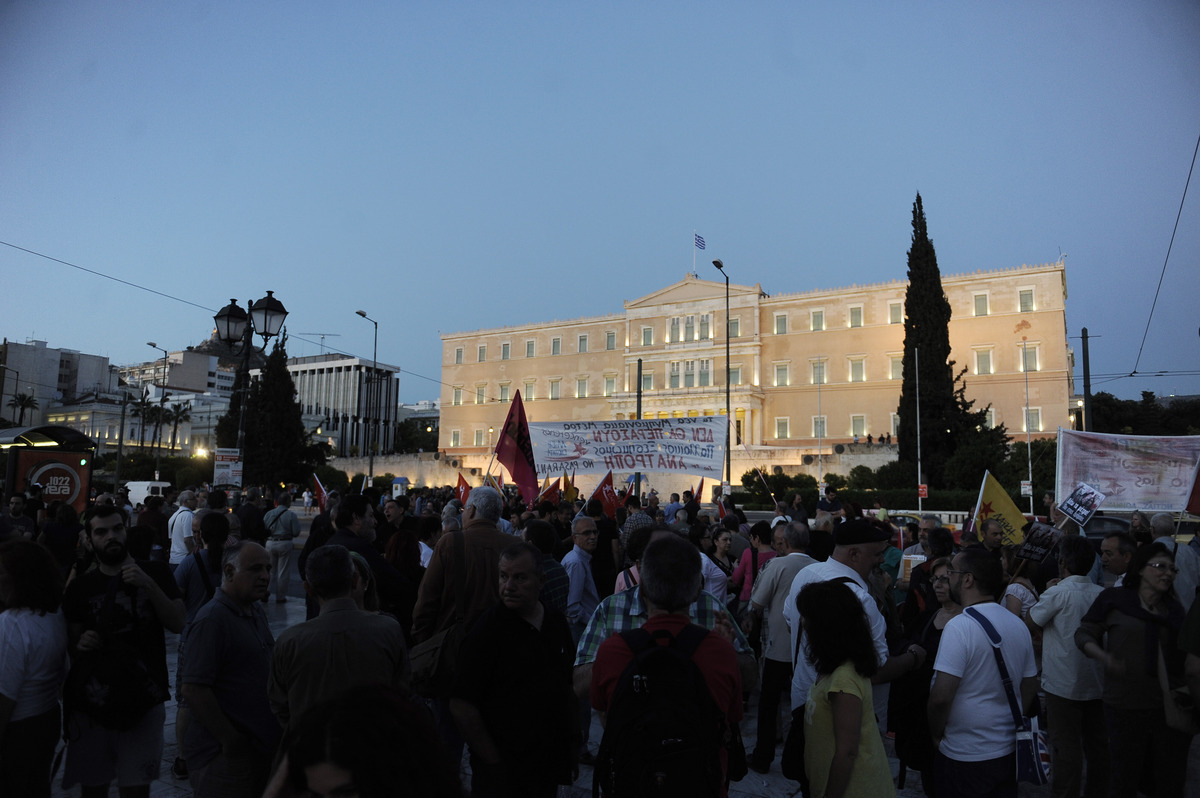 Αντιδράσεις για τη δήλωση του Φίλη για τις διαδηλώσεις “παραιτηθείτε” – Στα όρια της συνταγματικής ανοχής