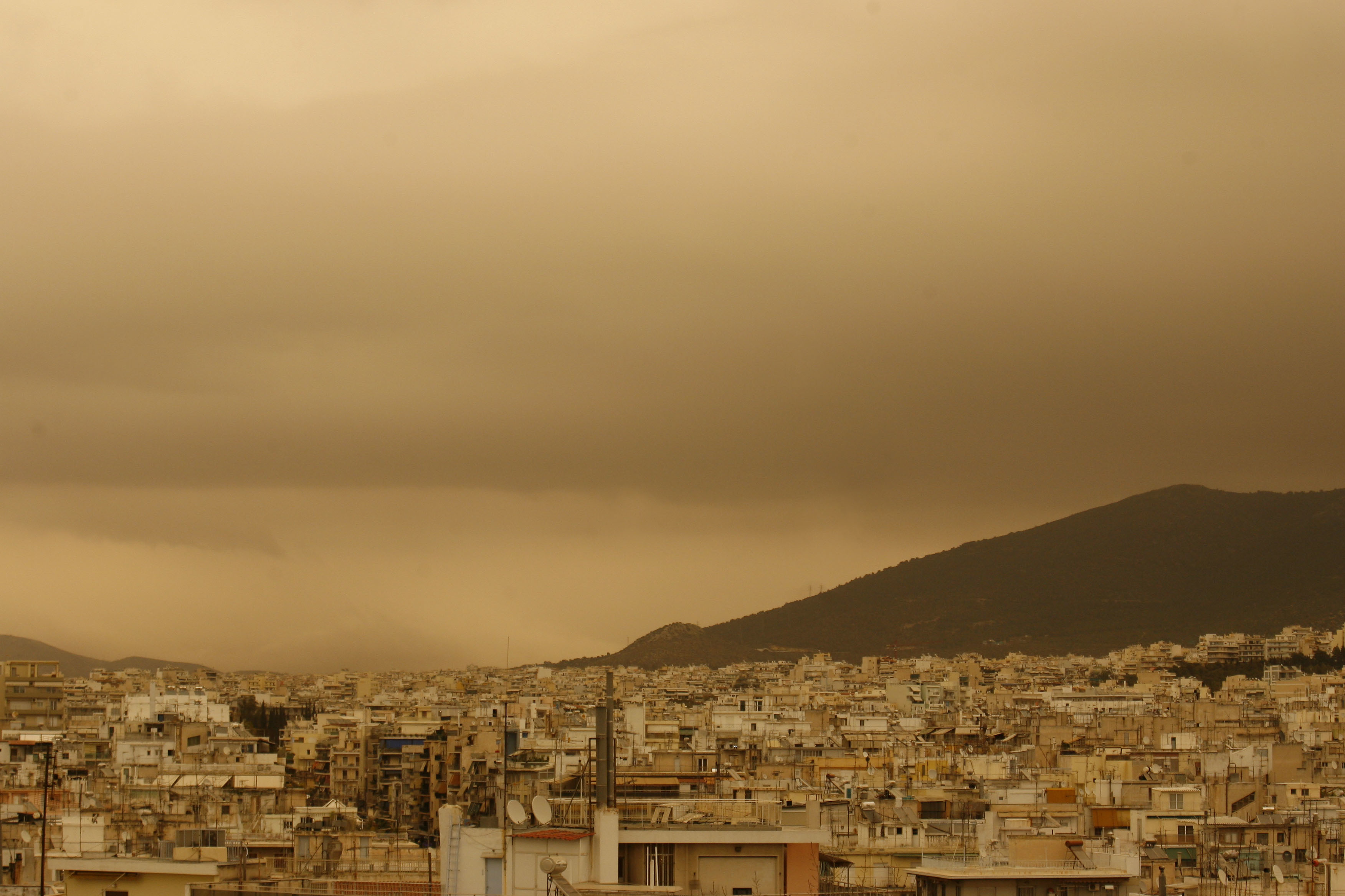 Έρχεται λασποβροχή την Κυριακή!