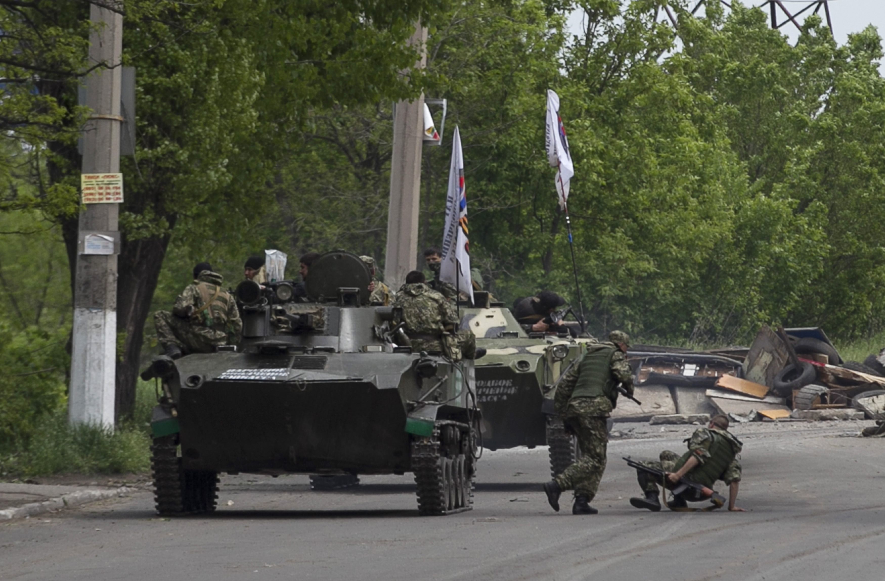 Φόβοι για 20 νεκρούς στο Σλαβιάνσκ – Ενέδρες θανάτου και ανταλλαγές πυροβολισμών – Το Κίεβο στέλνει στην Οδησσό τάγμα από ναζί ως… «Εθνική Φρουρά»