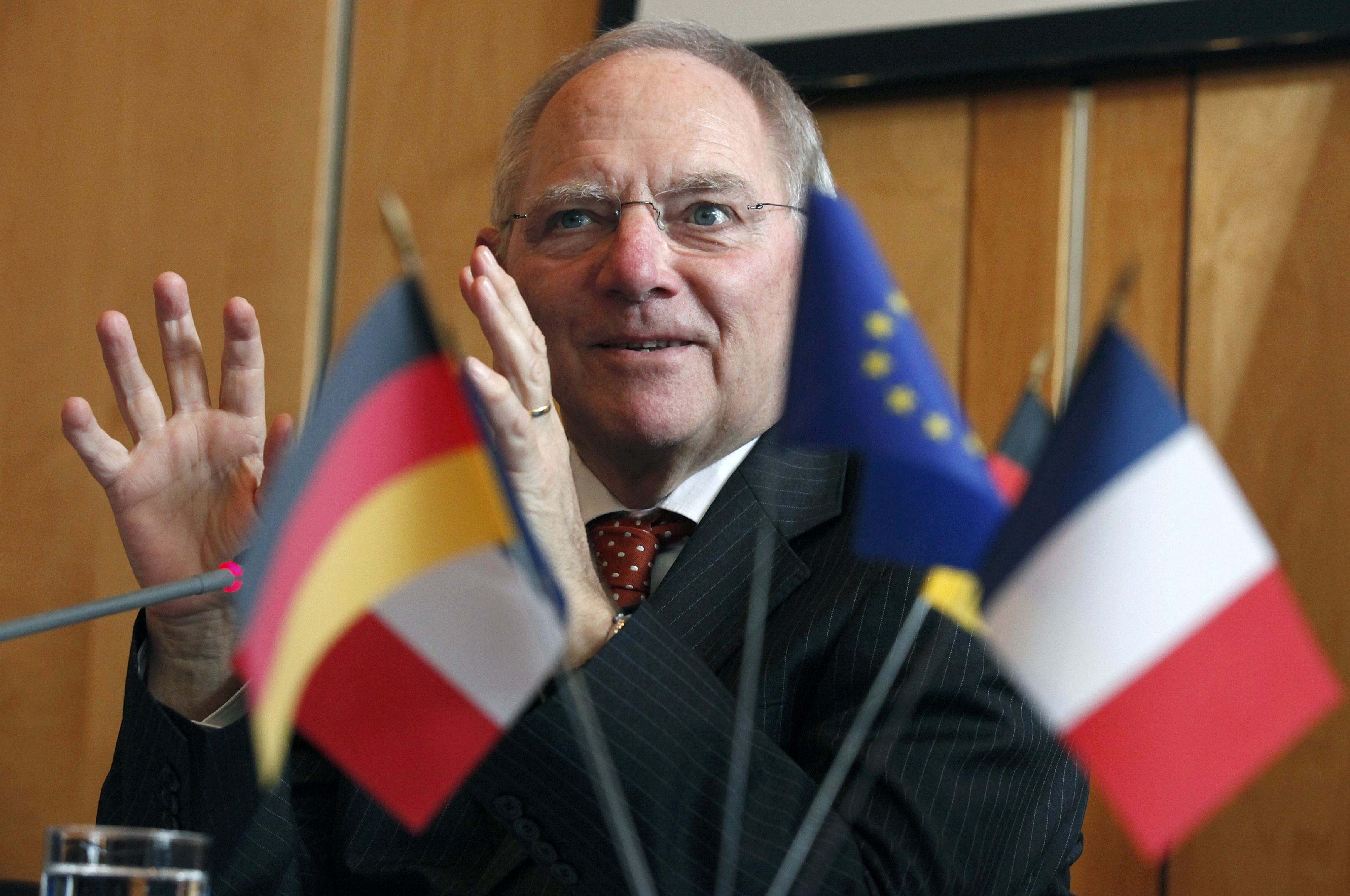 Αρχηγό του Eurogroup και Βουλή μόνο για την Ευρωζώνη ζητάει ο Σόιμπλε