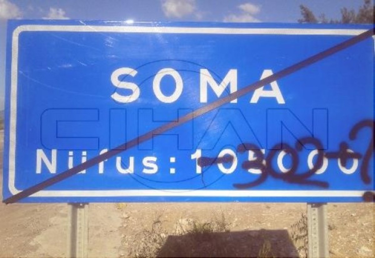 Η πινακίδα-διαμαρτυρία κατά Ερντογάν για τη Σόμα – ΦΩΤΟ