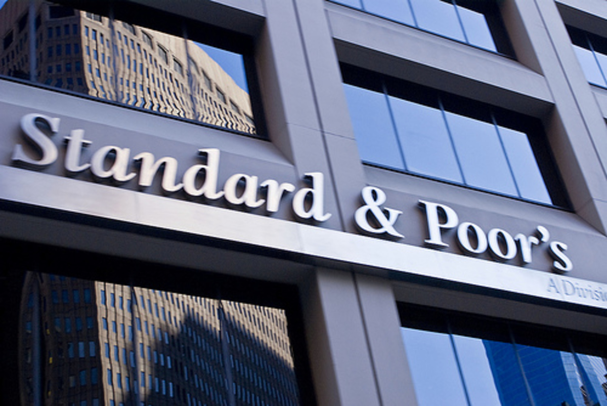 Η Standard & Poor’s αναβάθμισε τις 4 μεγαλύτερες ελληνικές τράπεζες