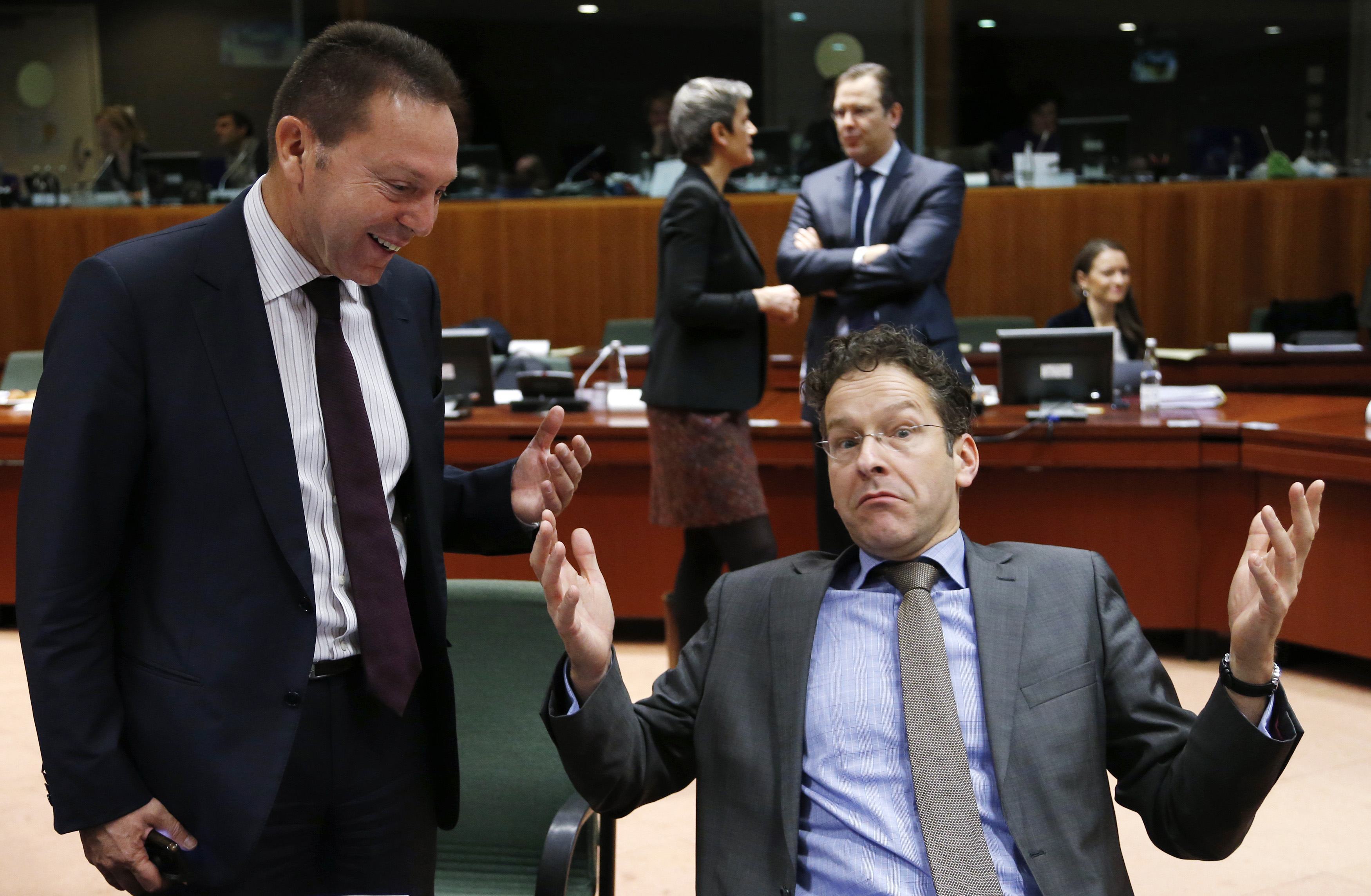 “Καρότο” το… χρέος και το μαστίγιο στα χέρια του Eurogroup