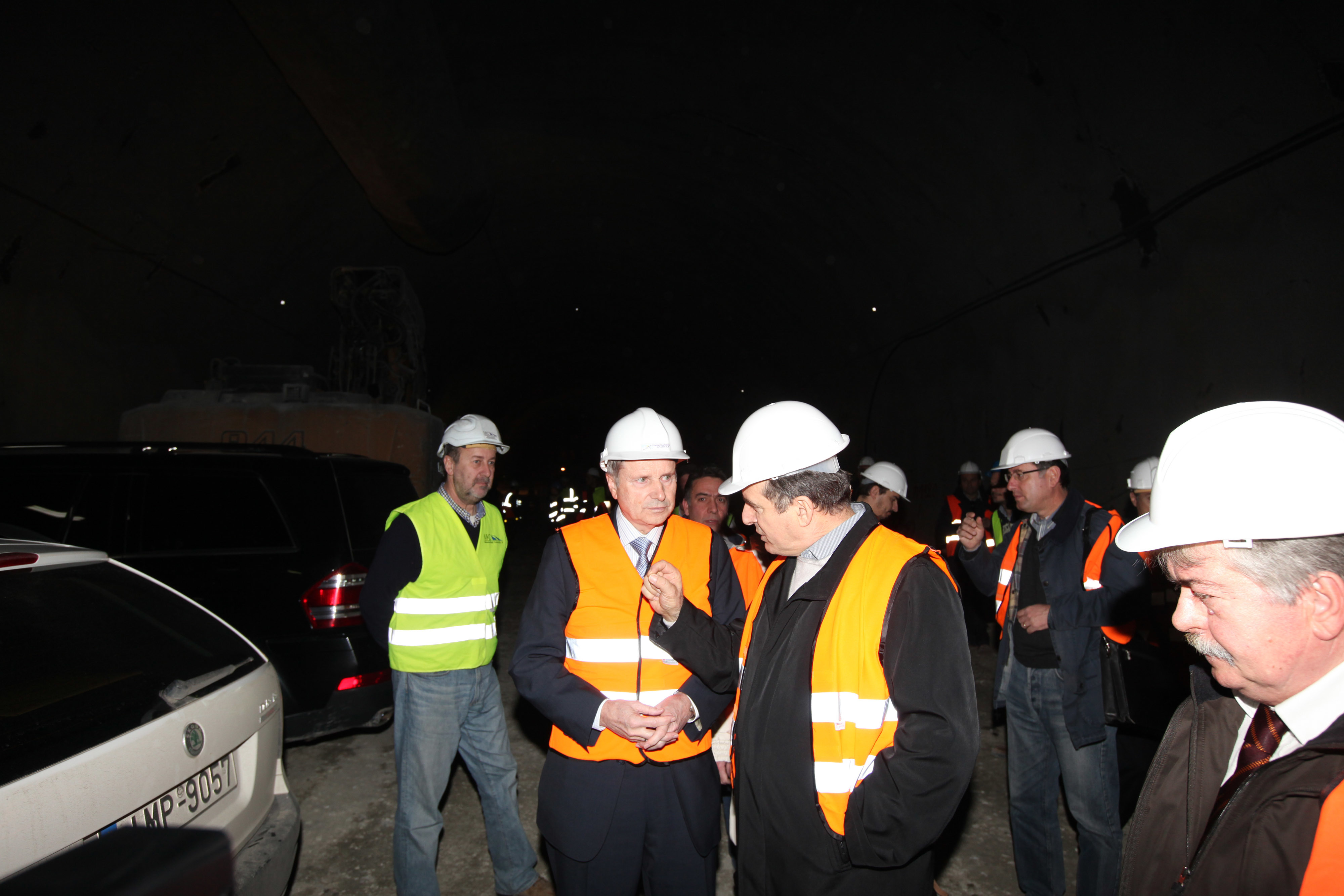 Την υπό κατασκευή νέας σήραγγας στα Τέμπη επισκέφθηκαν ο επικεφαλής της Task Force και ο Μ.Χρυσοχοΐδης