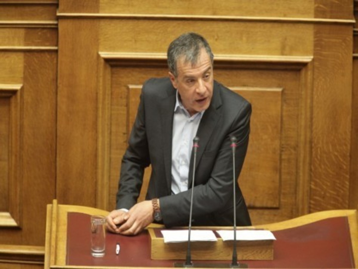 Ο Σταύρος Θεοδωράκης μιλάει για πτώση της κυβέρνησης που δεν θέλει να πέσει…