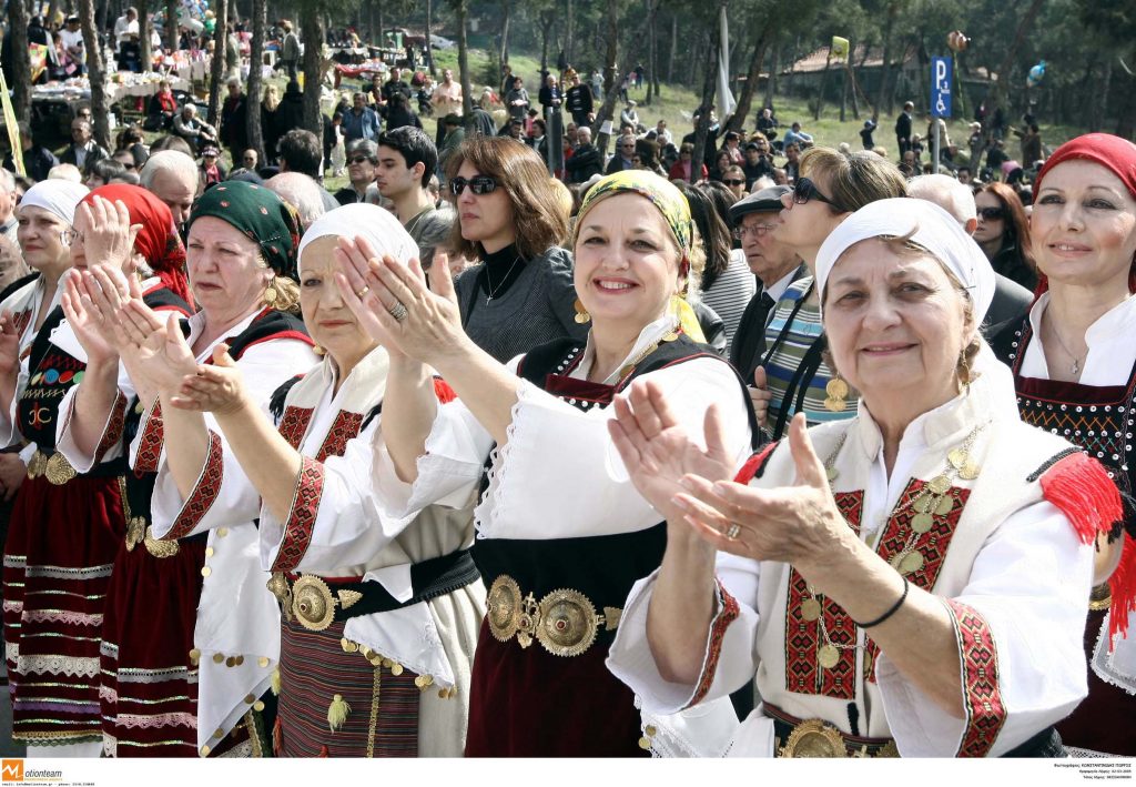 ΚΟΥΛΟΥΜΑ ΣΤΟΝ ΚΕΔΡΙΝΟ ΛΟΦΟ (ΔΑΣΟΣ ΣΕΪΧ ΣΟΥ)