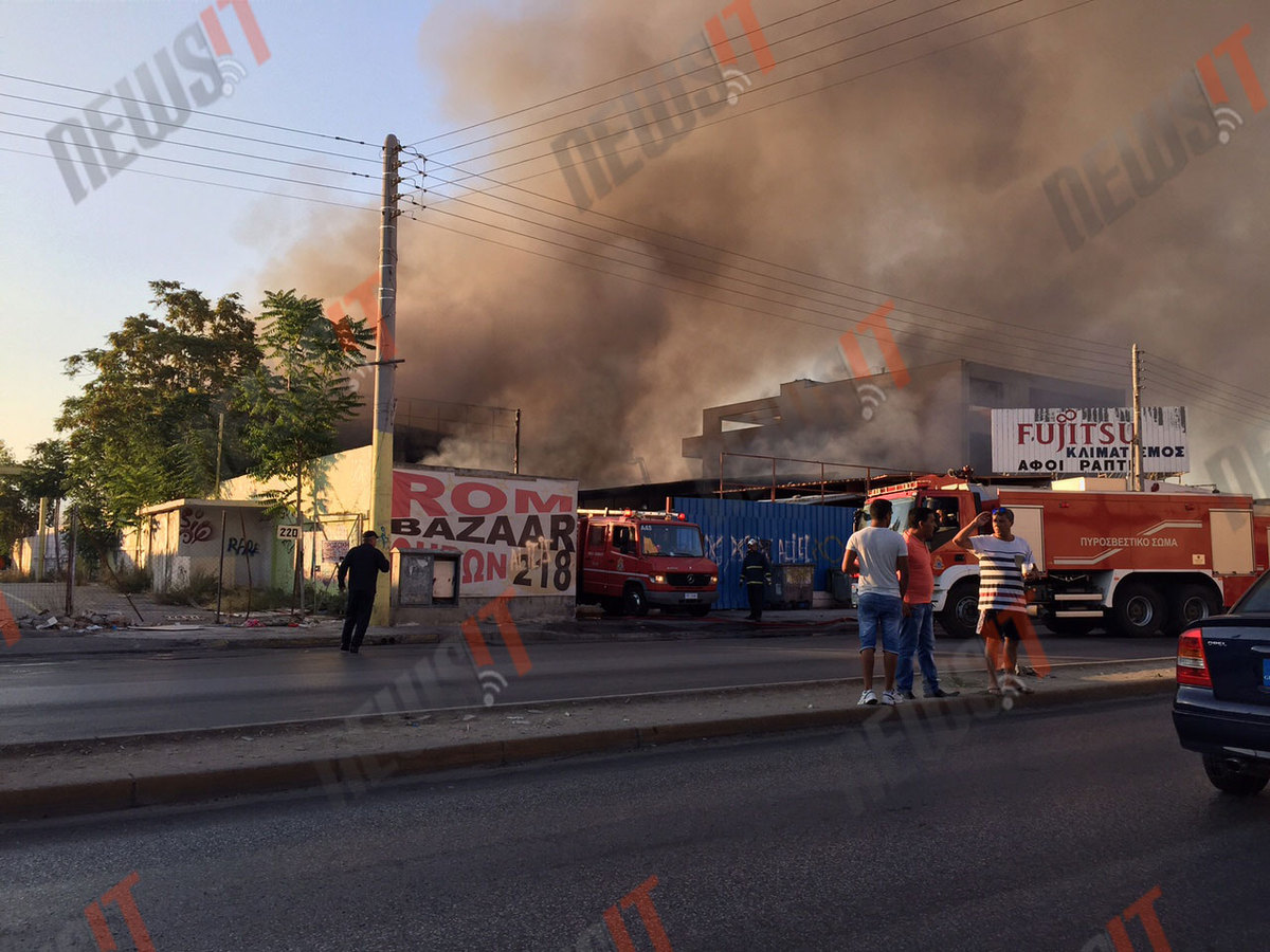 Φωτιά σε καταυλισμό Ρομά στη Θηβών