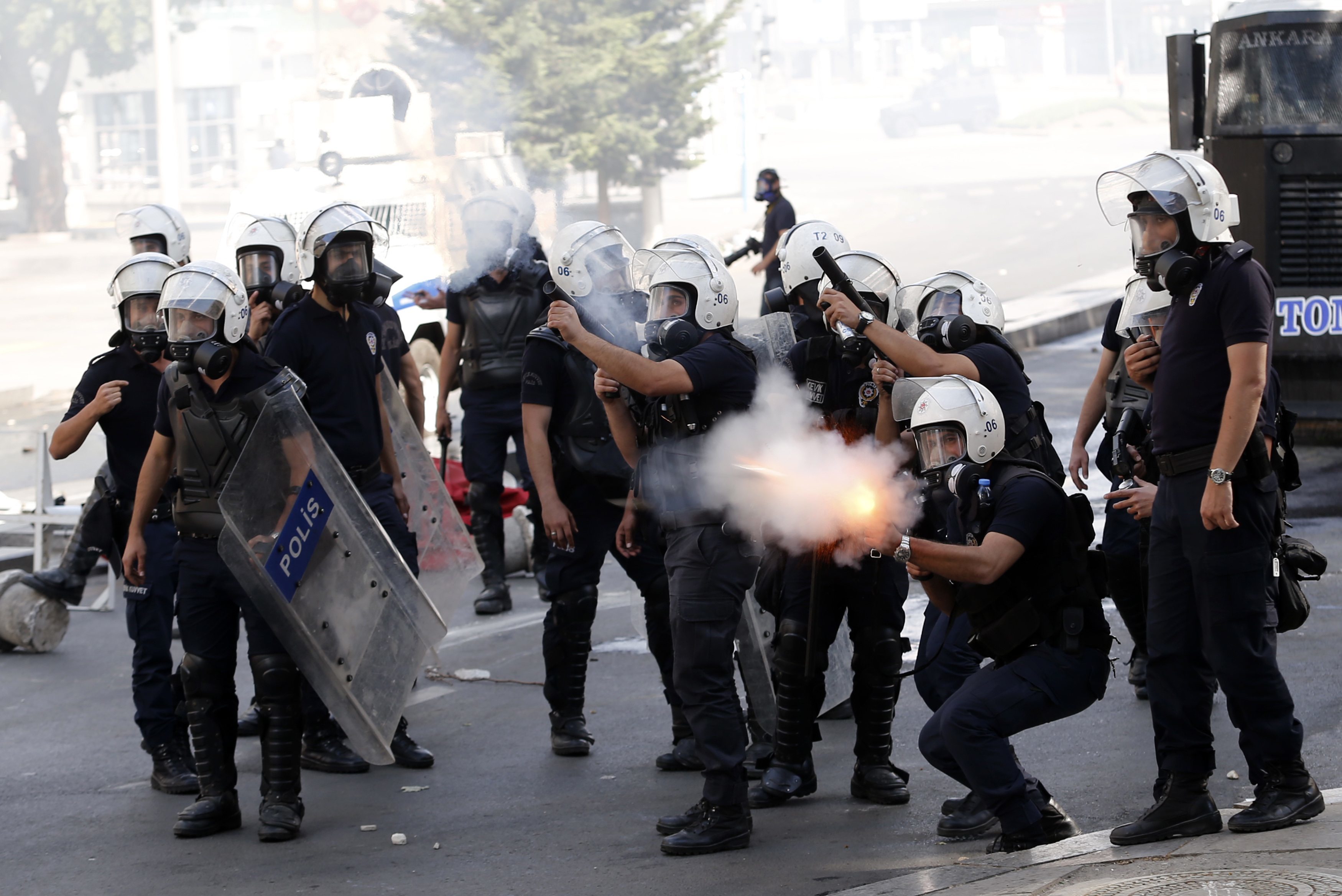 Έκθεση της Διεθνούς Αμνηστίας “καίει” την Τουρκία για την αστυνομική βία σε διαδηλώσεις