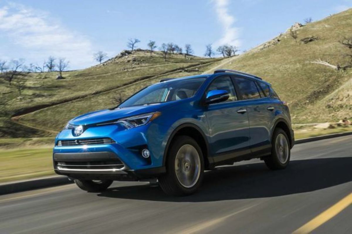 Νέο Toyota RAV4: Ανανέωση και υβριδική έκδοση για το ιαπωνικό bestseller