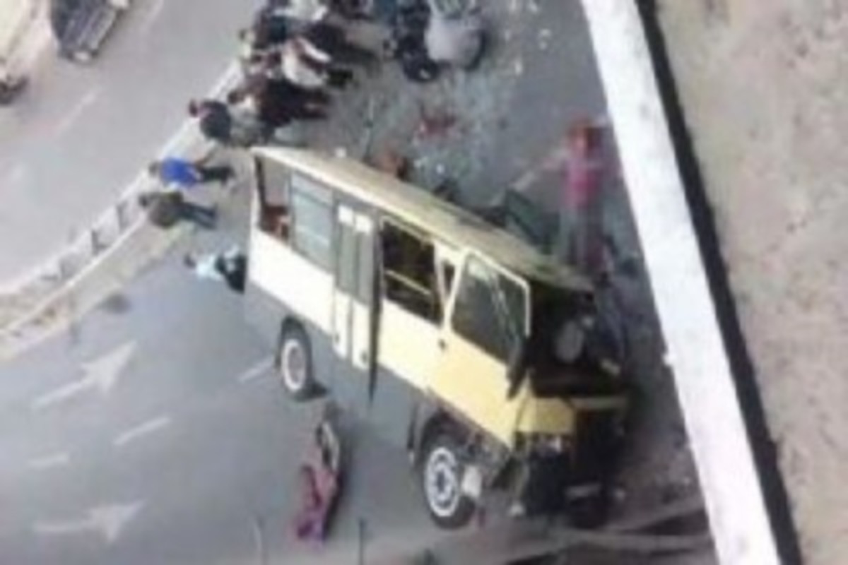 Λεωφορείο έπεσε από γέφυρα στην Κωνσταντινούπολη! Δυο νεκροί (VIDEO)
