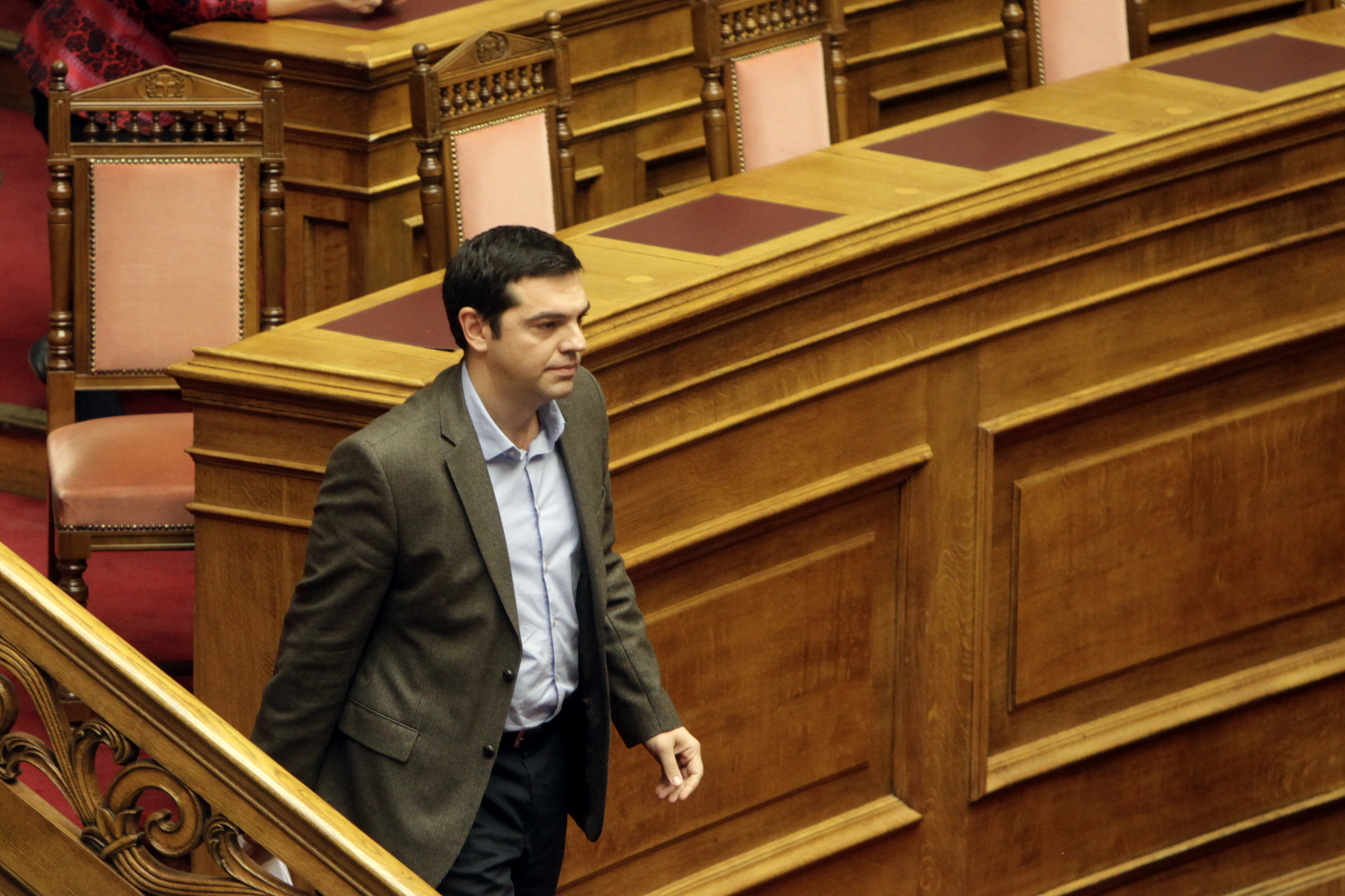 Εκνευρισμός στον ΣΥΡΙΖΑ για τις δημοσκοπήσεις