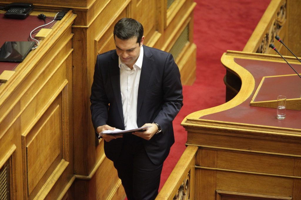 Η ξανθιά υπουργός που σταμάτησε τον Τσίπρα στο διάδρομο – ΒΙΝΤΕΟ