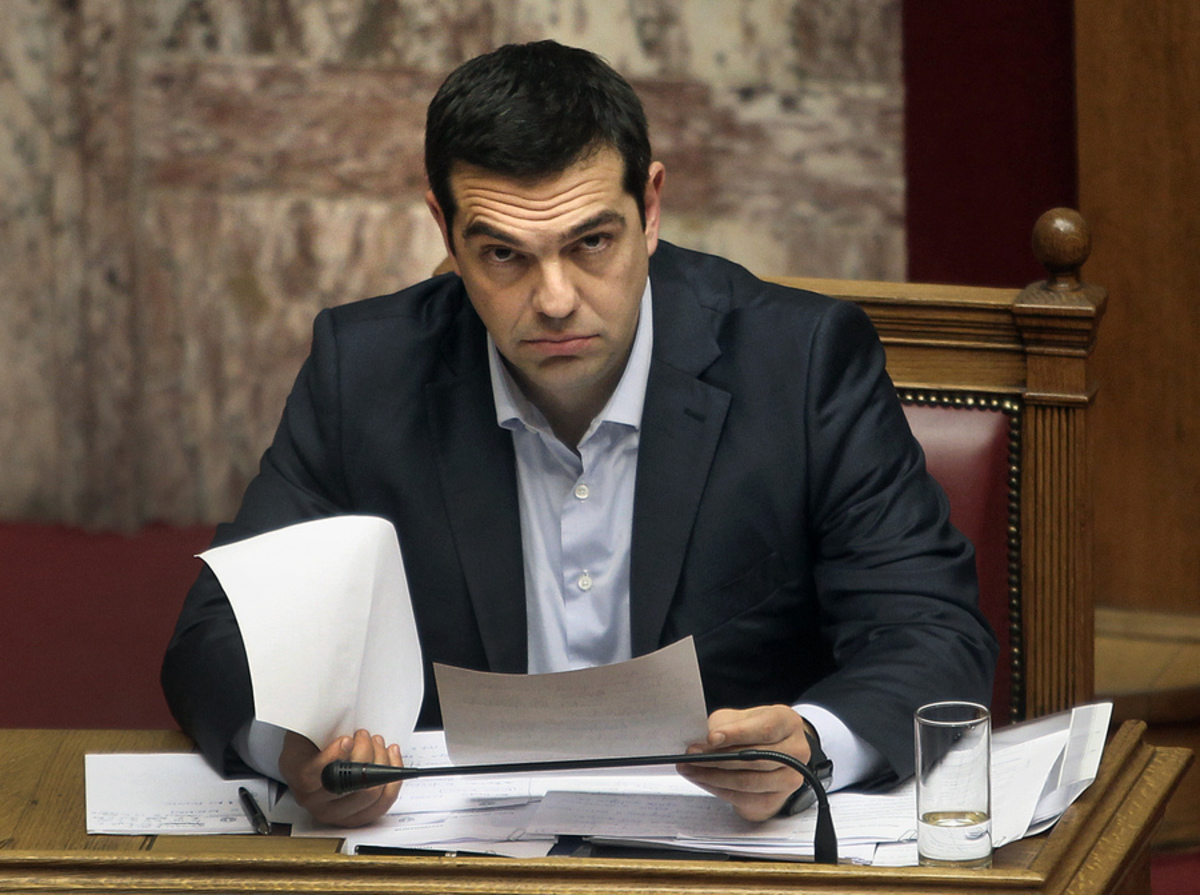 Ο Τσίπρας στη Βουλή για τράπεζες και πρόσφυγες