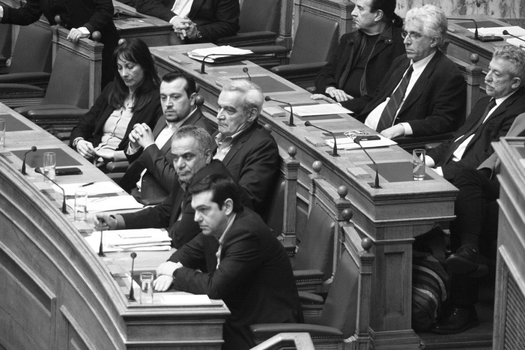 Εκλογές 2015: Μαζική φυγή από τον ΣΥΡΙΖΑ – Παραιτείται και ο Χουντής – Η επιστολή παραίτησης των 53