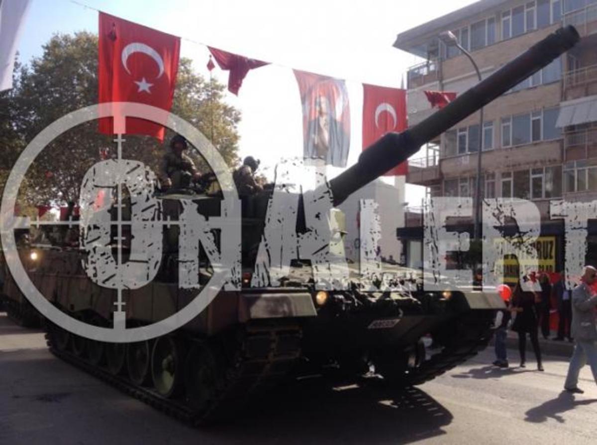 Γιατί βγήκαν τ΄άρματα και στη Τουρκία; Φωτογραφίες