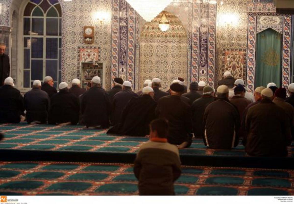 Όχι Κακλαμάνη στο τζαμί στον Ελαιώνα