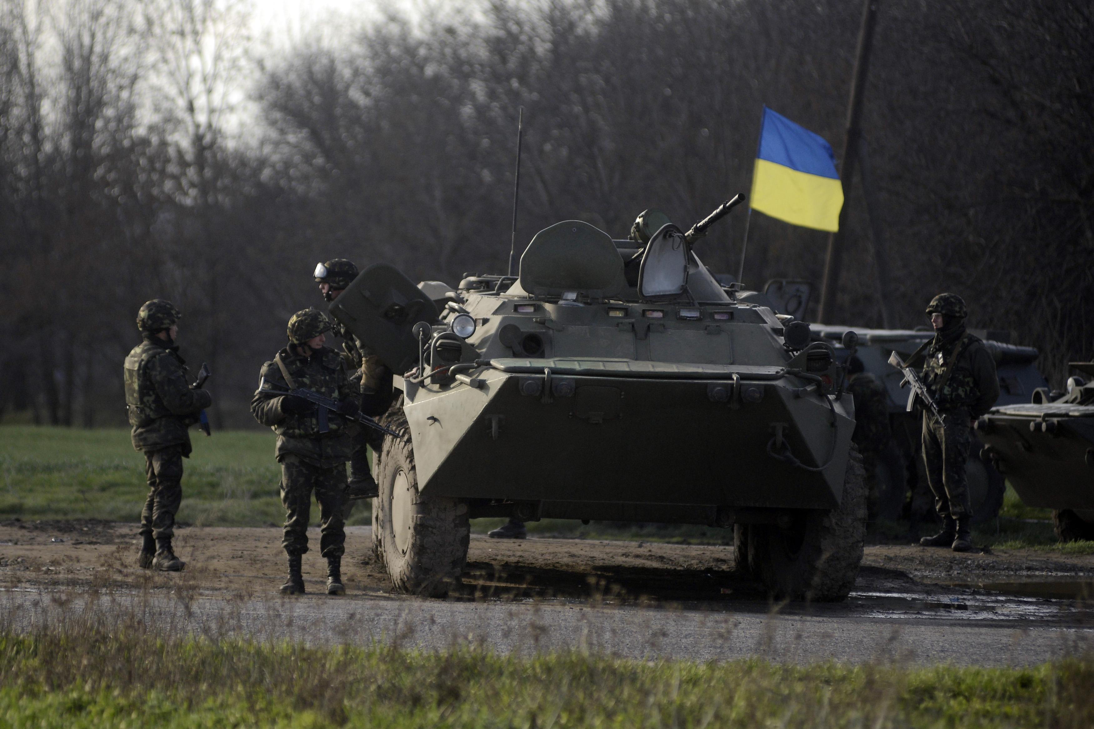 Εμφύλιος στην Ουκρανία – Στρατιώτες εναντίον φιλορώσων στο αεροδρόμιο του Κραματόρσκ – Τουλάχιστον 4 νεκροί