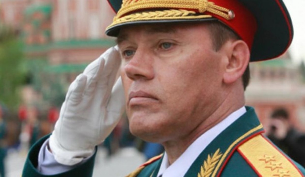 Η ΕΕ “επικήρυξε” τον Αρχηγό των Ρωσικών Ενόπλων Δυνάμεων!