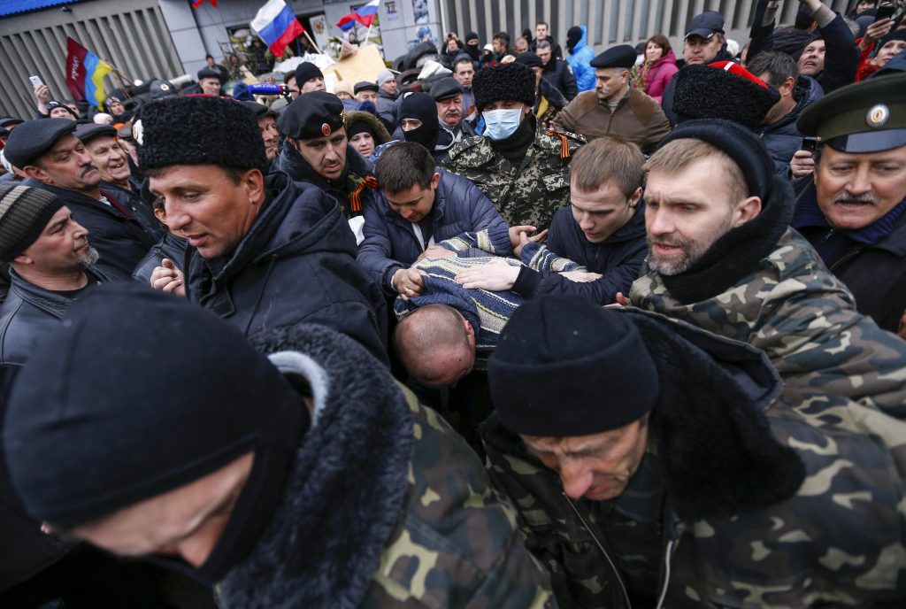 Φόβοι για αιματοκύλισμα στην ανατολική Ουκρανία – Η εμπλοκή της CIA – “Τσίρκο” το Συμβούλιο Ασφαλείας του ΟΗΕ με αλληλοκατηγορίες Κιέβου – Μόσχας