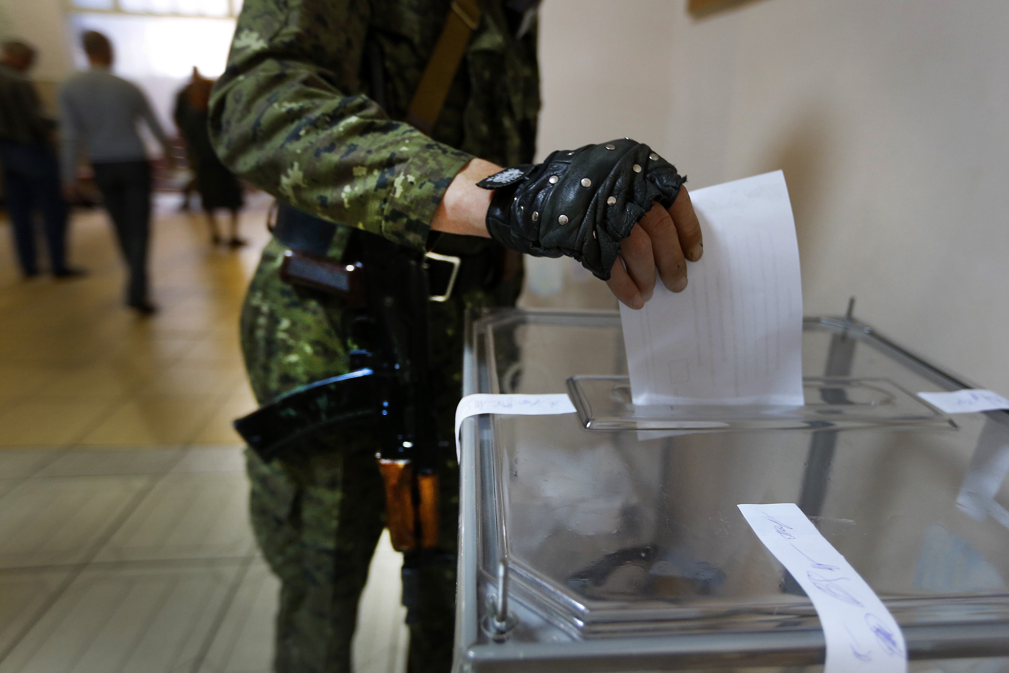 Διαμελισμός! Πάνω από 90% υπέρ της απόσχισης από την Ουκρανία Ντόνετσκ και  Λουγκάνσκ – Φιλορώσοι αυτονομιστές: Θα σχηματίσουμε στρατό