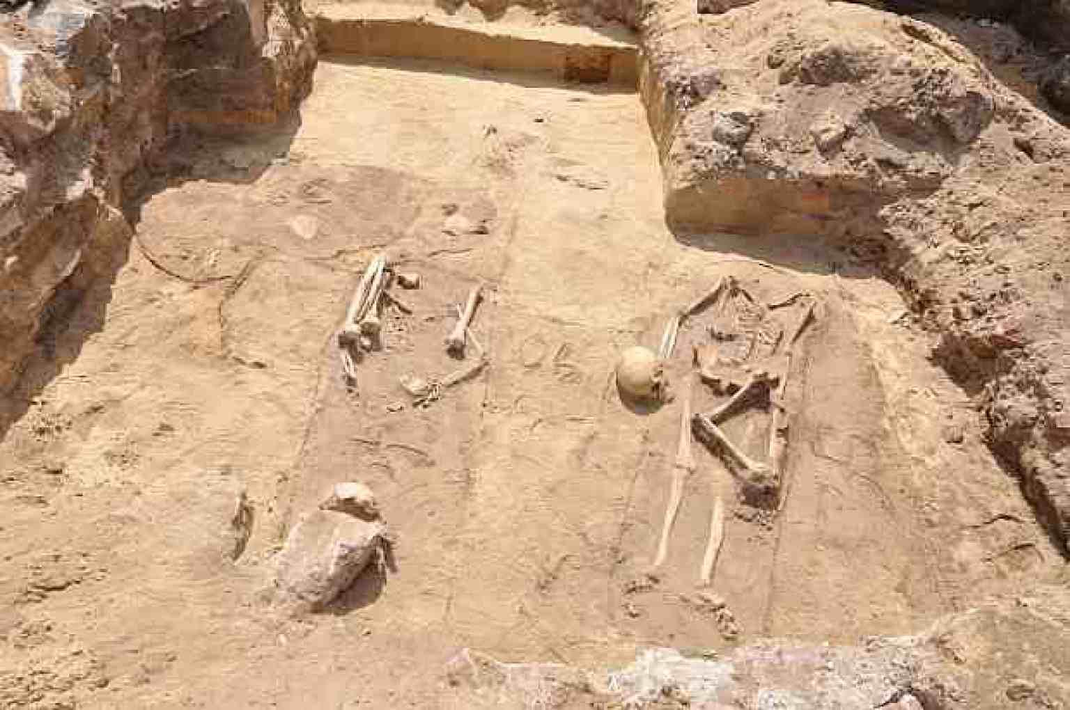 Εργάτες ανακάλυψαν τους τάφους των “βαμπίρ” ΦΩΤΟ REUTERS